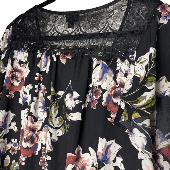 Torrid Black Floral Button Up Short Sleeve Blouse Size 1X - Picture 5 of 9